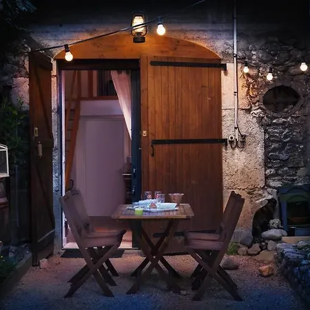 Duplex Dans Village Avec Jardin Claix  Extérieur photo
